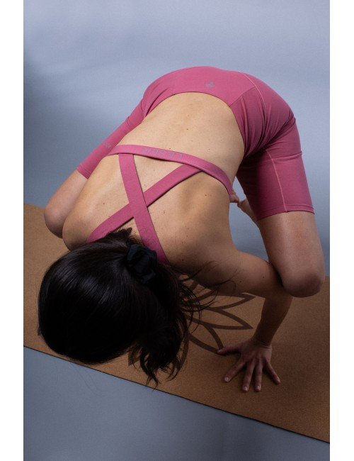 Crossed Essential Top – Natural Softness & Conscious Movement
